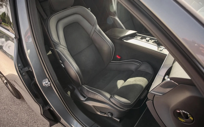 Volvo XC 60 cena 105800 przebieg: 181000, rok produkcji 2018 z Polanów małe 631